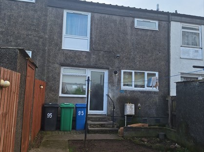 3 Bed Terraced House, Waverley Drive, KY6