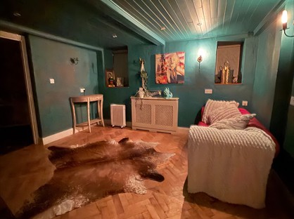 Studio Flat, Pendell Road, RH1