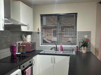 1 Bed Flat, Old Park Court, CT1