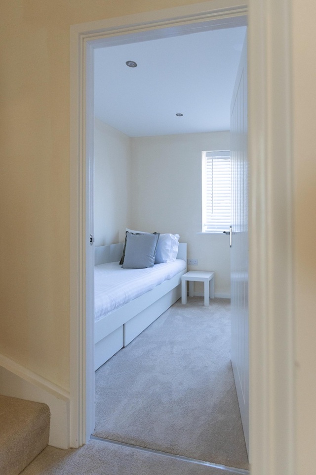 Additional image 13 of 3 Bed Semi-Detached House, Eskdale Drive Short Term Rental, OX11, N1 7GU
