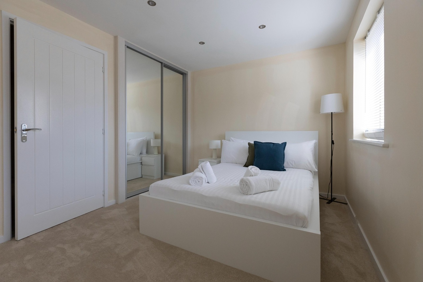 Additional image 14 of 3 Bed Semi-Detached House, Eskdale Drive Short Term Rental, OX11, N1 7GU