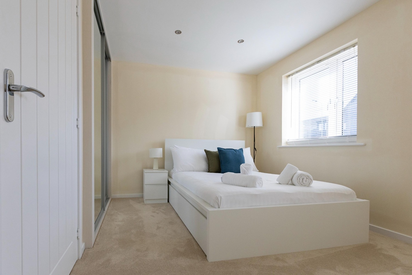 Additional image 16 of 3 Bed Semi-Detached House, Eskdale Drive Short Term Rental, OX11, N1 7GU