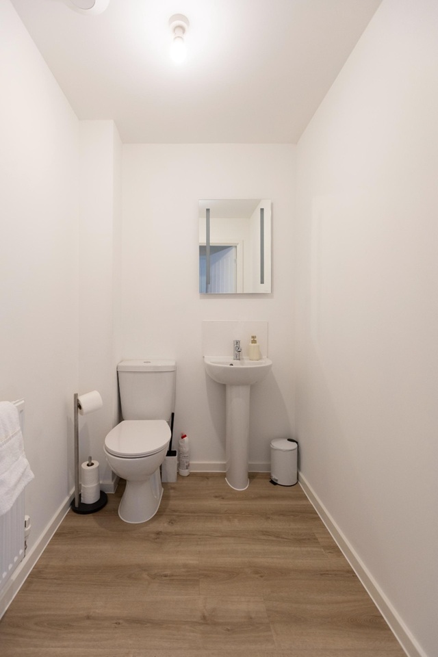 Additional image 18 of 3 Bed Semi-Detached House, Eskdale Drive Short Term Rental, OX11, N1 7GU