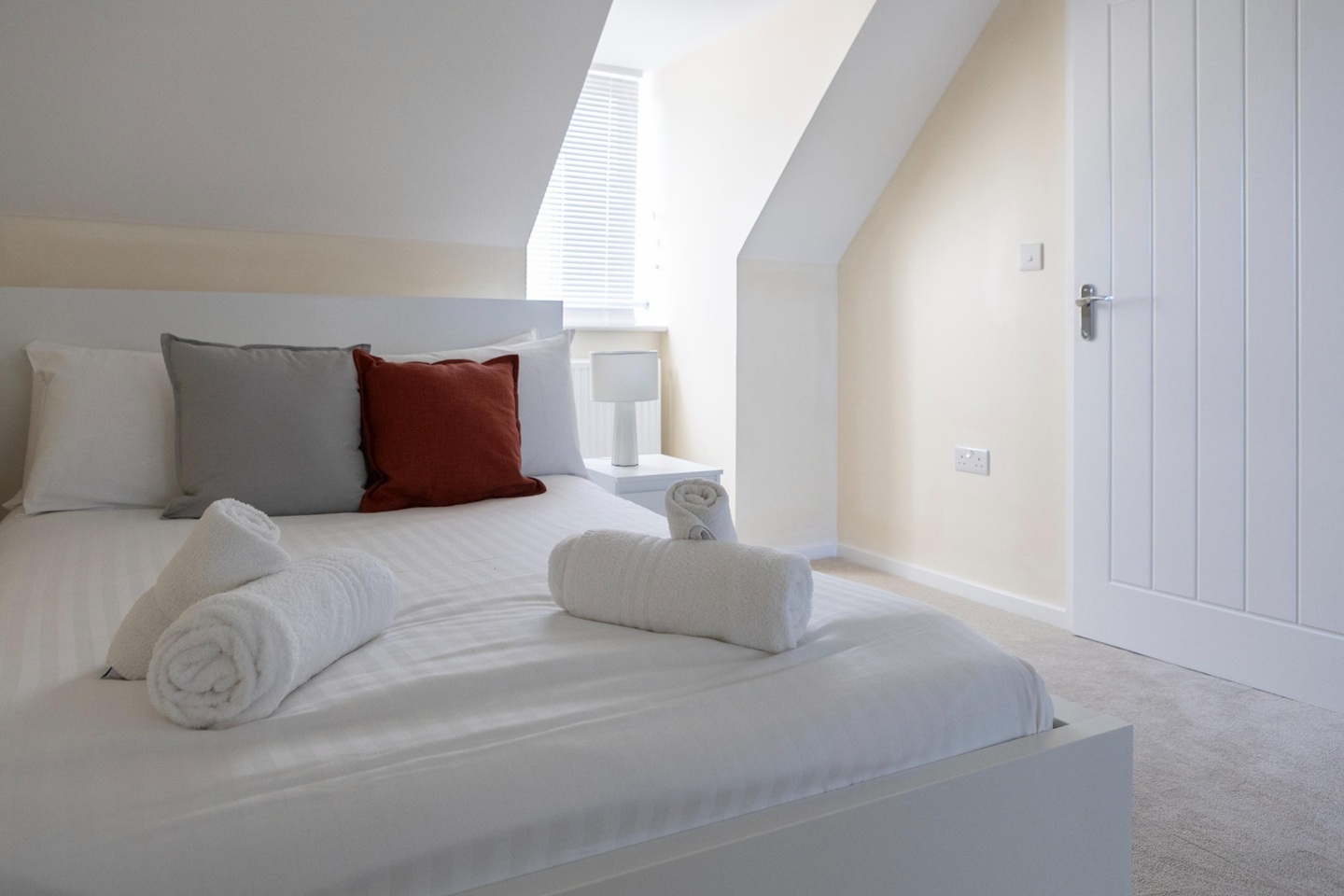 Additional image 36 of 3 Bed Semi-Detached House, Eskdale Drive Short Term Rental, OX11, N1 7GU