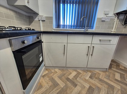1 Bed Flat, Seafield Road, CH62