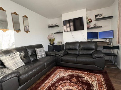 2 Bed Semi-Detached House, Usk Road, RG30