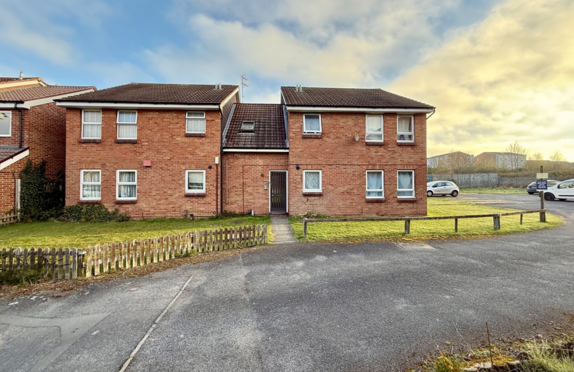 Studio Flat, Marsh Close, LE4, N1 7GU