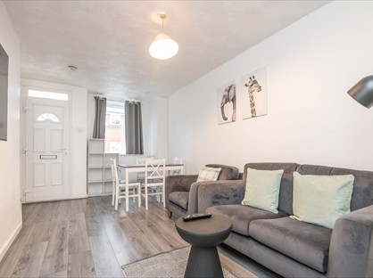 1 Bed Flat, George Street, CV31