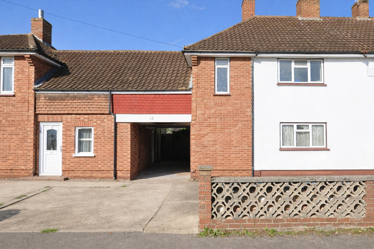 Shepperton - Studio Flat, Hawthorn Way, TW17 - To Rent Now for £947.39 p/m