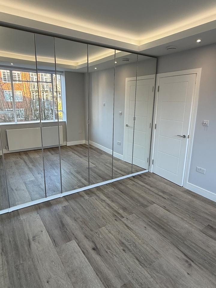 2 Bed Flat, Charlbert Court, NW8 photo 3