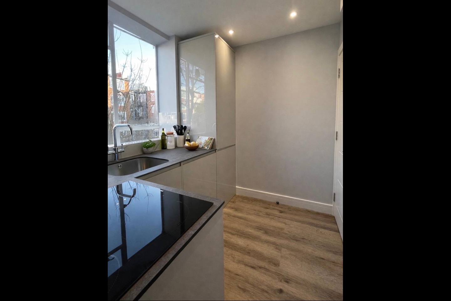 2 Bed Flat, Charlbert Court, NW8 photo 4