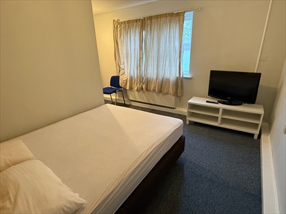 Room in a Shared House, Epsom Road, KT17