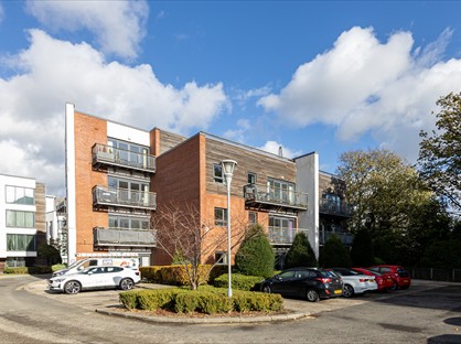 2 Bed Penthouse, Wilmslow Road, M20