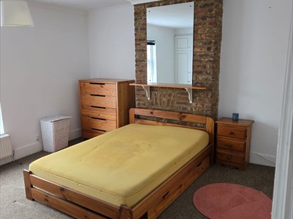 Room in a Shared House, Russell Street, LU1