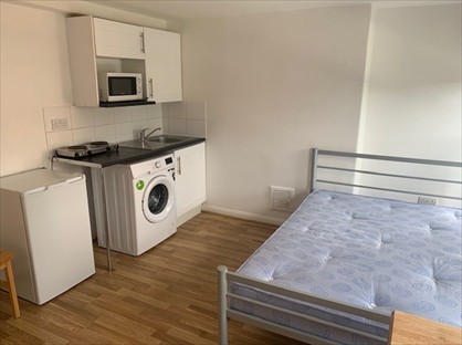 Studio Flat, High Street, UB7
