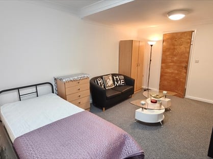 Studio Flat, George Street, HU1