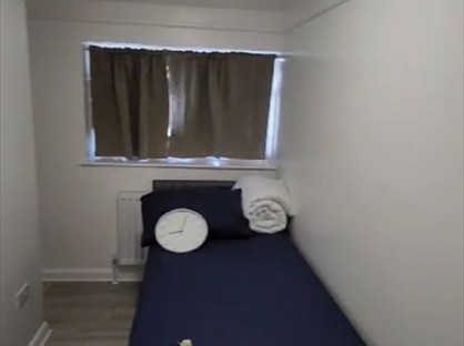 4 Bed Semi-Detached House, Ridgeview Close, EN5