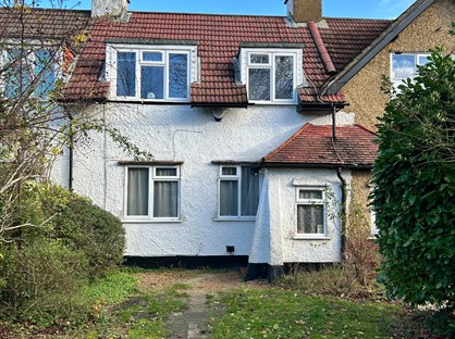 2 Bed Terraced House, Hamilton Avenue, SM3