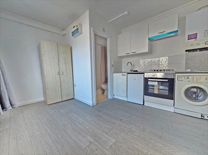 Studio Flat, Riverside Road, N15