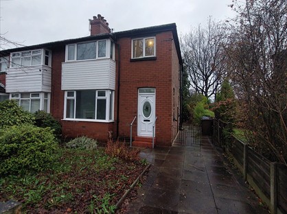 3 Bed Semi-Detached House, Kenilworth Avenue, M45