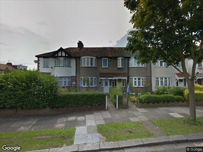 Studio Flat, Ferrymead Avenue, UB6