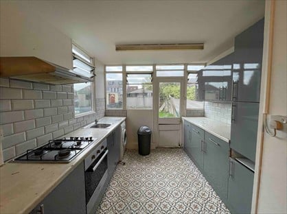 4 Bed Semi-Detached House, Windermere Road, BS34