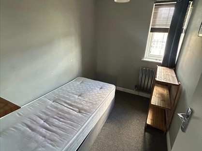 Room in a Shared House, Waldronhyrst, CR2