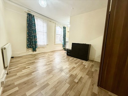 Studio Flat, Catford Broadway, SE6