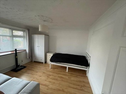 Room in a Shared House, Maple Way, SS8