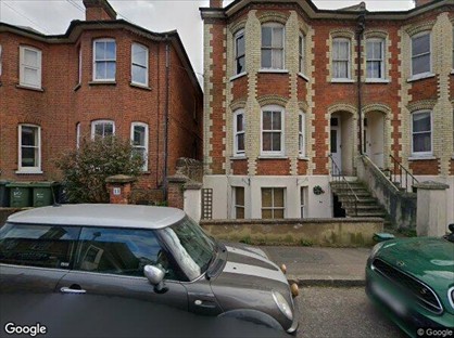 1 Bed Flat, Martyr Road, GU1