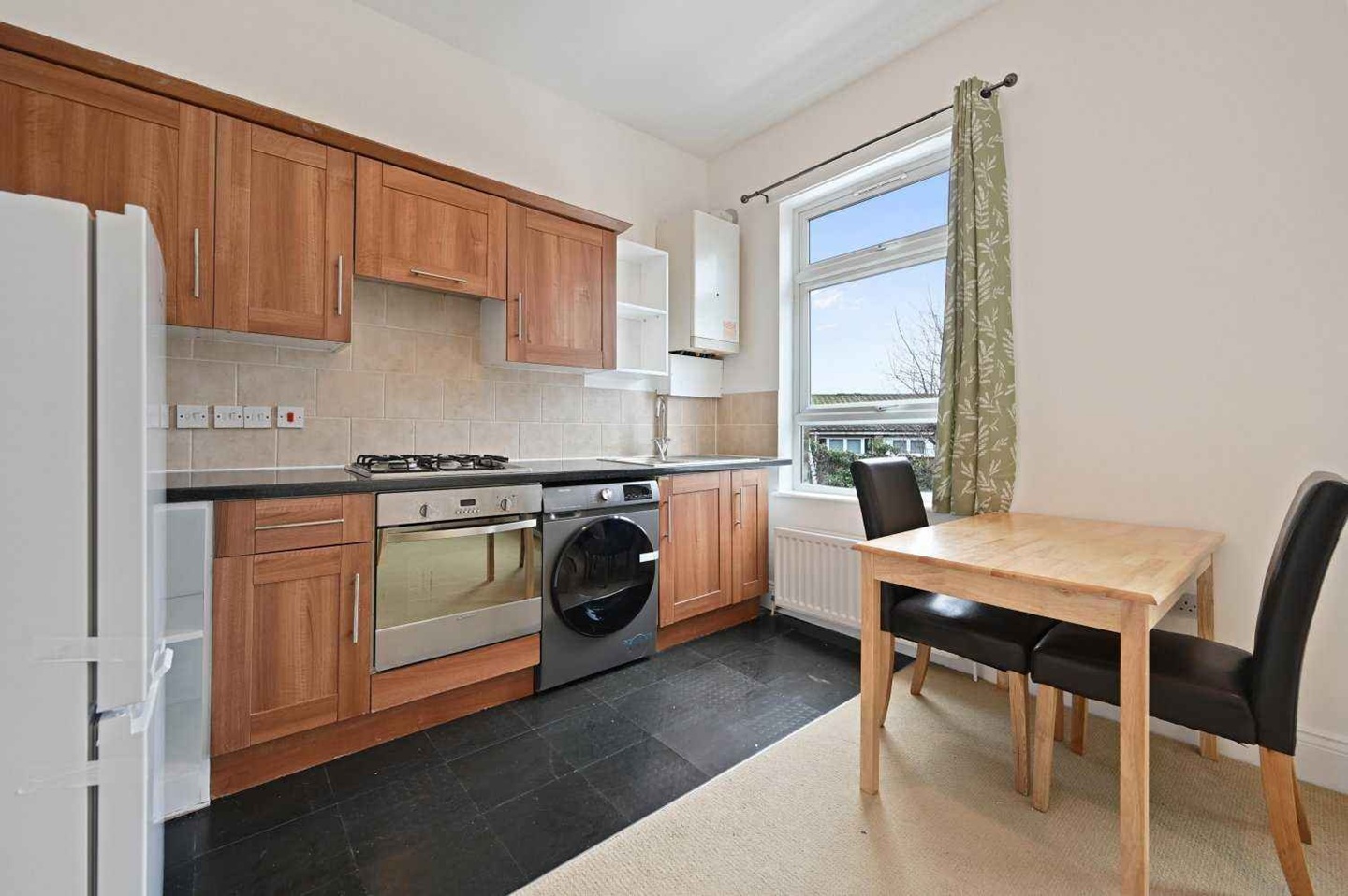 1 Bed Flat, Lillie Road, SW6 photo 2