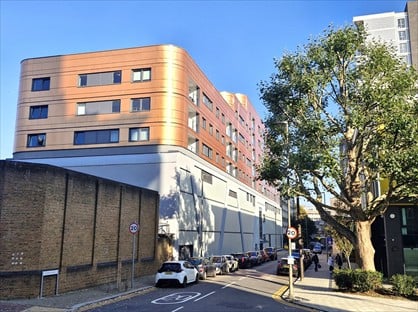 2 Bed Flat, Holman Road, SW11