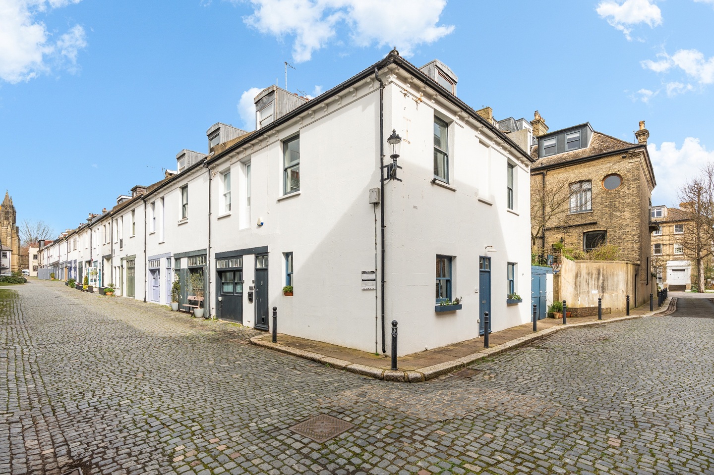 3 Bed Semi-Detached House, Wilbury Grove, BN3, N1 7GU