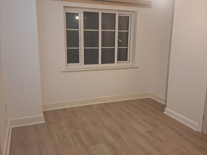 Room in a Shared Flat, Parkside Court, RH1