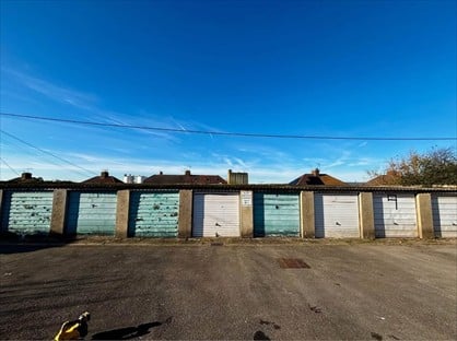 1 Bed Terraced House, Oakfield Way, GL13