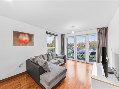 2 Bed Flat, Kings Mill Way, UB9