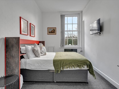 5 Bed Flat, Station Hotel, DY1