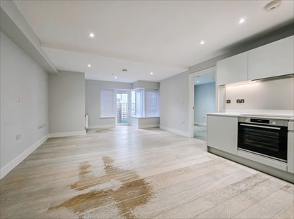 1 Bed Flat, New Road, CM14