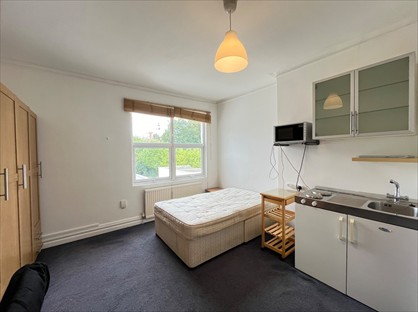Studio Flat, Queens Road, NW4