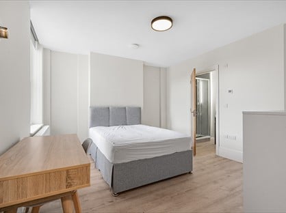 Room in a Shared House, High Street, RH4