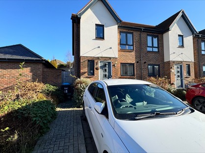2 Bed Semi-Detached House, Bonnet Lane, RH15