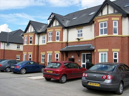 2 Bed Flat, Wigan Road, WN4