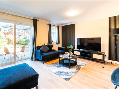 3 Bed Terraced House, Thornton Close, CV34