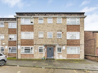 2 Bed Flat, Dorking Court, N17