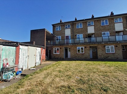 Studio Flat, Heavitree Road, SE18