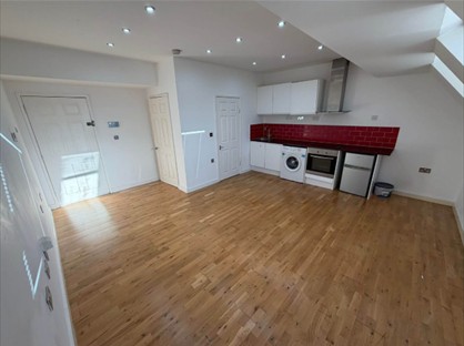 Studio Flat, Bromham Road, MK40