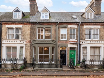 4 Bed Terraced House, Carlyle Road, CB4