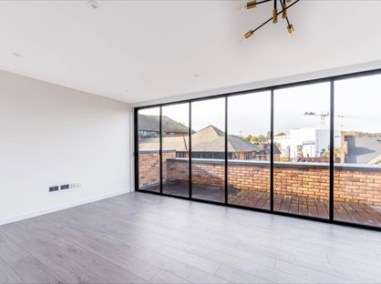 2 Bed Penthouse, High Street, CR8