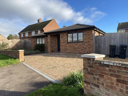 2 Bed Bungalow, Windsor Way, SG18