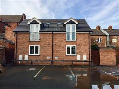 1 Bed Semi-Detached House, Park Street, CW8